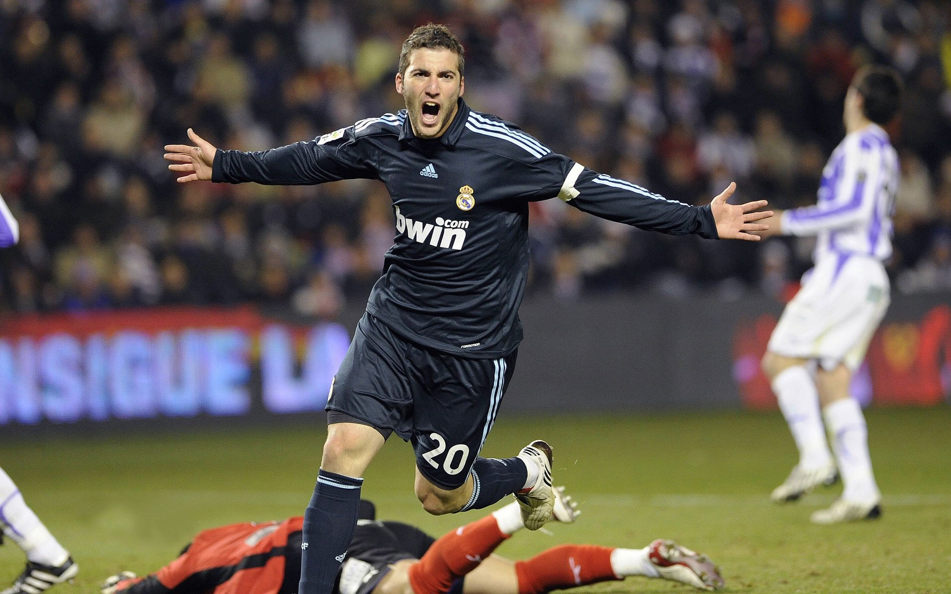 开云体育网页版入口-后腰断球关键，拦截转换之源，后腰球员有哪些  第1张